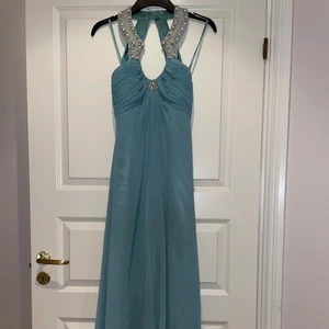 Klänning - Klänning storlek 34-36