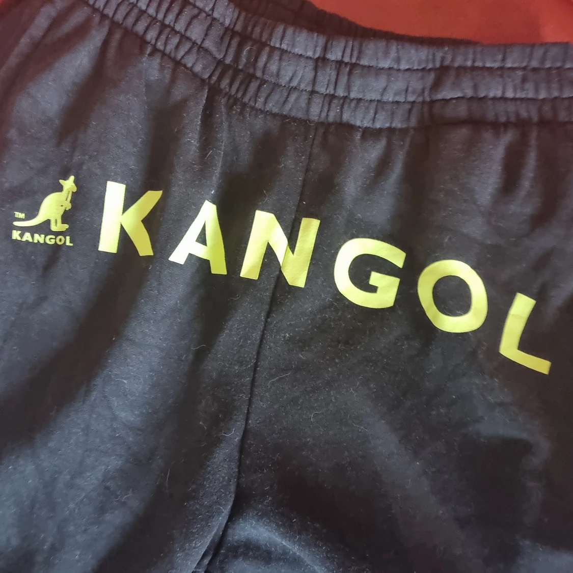 Svarta kangol mjukisbyxor s - 90