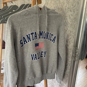 gina hoodie💘💘 - hoodie från gina! Sitter som XS/S 💖