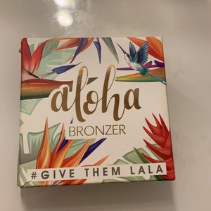 Bronzer  - Ett jätte fint brozer aldrig använt 