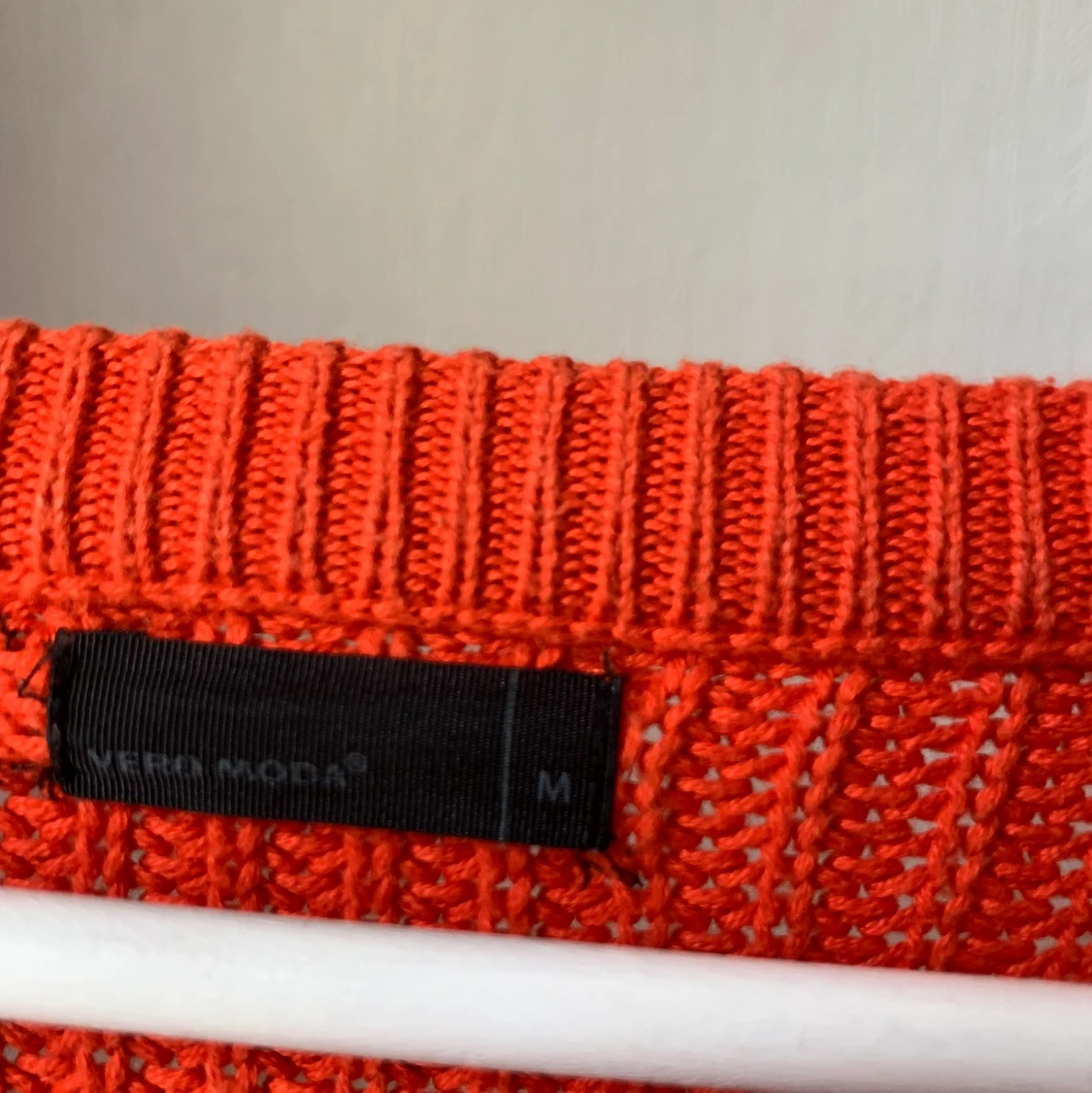 Orange tjocktröja från VeroModa stlk M - 90