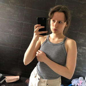 Randig sommar topp tank top - Fin passform. Storlek saknas, men uppskattas till XS/S.🎈