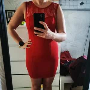 Röd festklänning Forever21 - Oanvänd, storlek M men skulle nog passa S också