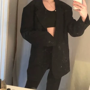 Blazer  - Säljer denna oanvända blazer 