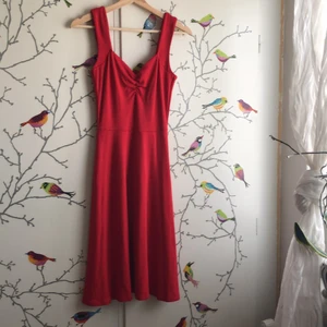 Anna field klänning - Röd klänning använd en gång för Jul party.