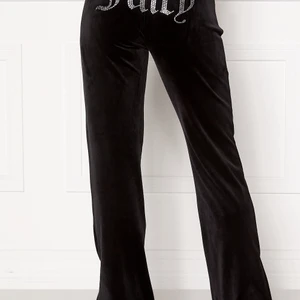 Juicy couture pants (storlek M) - Helt nya oöppnade juicy couture byxor, jag köpte två storlekar och säljer nu dessa eftersom de andra paret passade. (Självklart äkta)