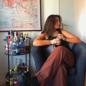 Bruna kostymbyxor🤎 - Så fina bruna kostymbyxor som jag fållat ner så de är väldigt långa och raka🤞🏾