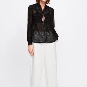 Black Zara jacket - Black jacket from Zara made from a lace fabric giving it very romantic look 🥰 I used it only once so it looks like new! 🥰 Size S.