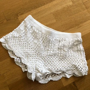 Shorts  - Virkade shorts ifrån H&M, använda fåtal gånger!