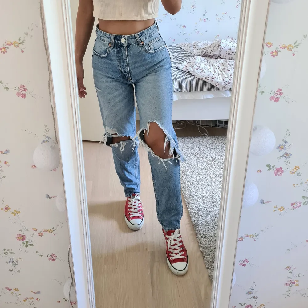 Zara jeans högmjdja,  jag är 158cm lång🥰💞. Jeans & Byxor.