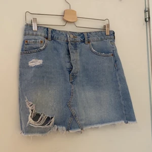 Jeanskjol stl M - En superin jeanskjol i stl M