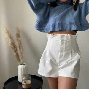 Vita shorts  - Puff shorts som sitter så fin på kroppen och ger en härlig summer vibe 