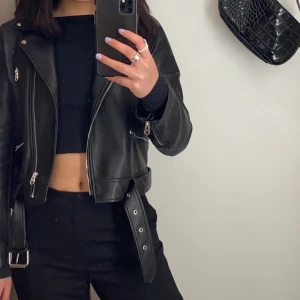 Skinnjacka  - ❌SÅLD❌