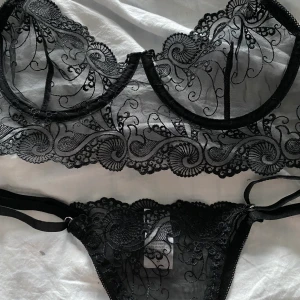 Underkläder - Snyggt set, fått i present men köpt i fel storlek:/