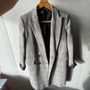 Kappa  - En kappa från zara använd ett fåtal gånger, nypris: 400kr säljs för 200kr storlek s 