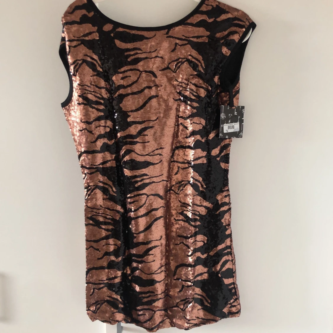 En elegantkläning helt nytt - 90