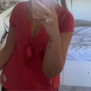 Odd Molly blus strl 0/xs - En korallfärgad blus från Odd Molly strl 0 alltså XS men passar mig med strl S