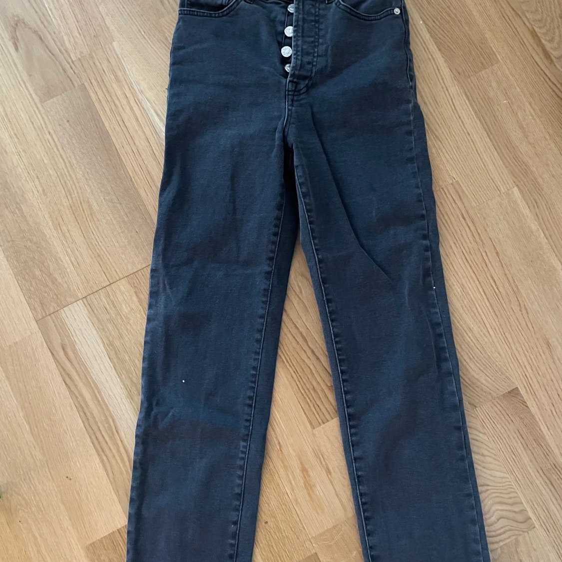 Svarta jeans