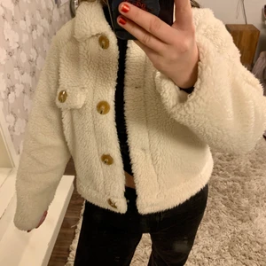 Teddyjacka - Teddy jacka från Missguided. Så mysig till hösten! 