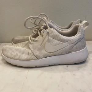 Nike skor - Nike skor i bra skick, Strl 36,5