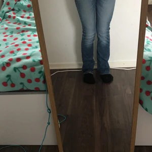 Jeans - Jeans som jag inte hittar märket  eller storlek på. De är rätt så tajta så skulle säga XXS i storlek. Aldrig använda och superfina!