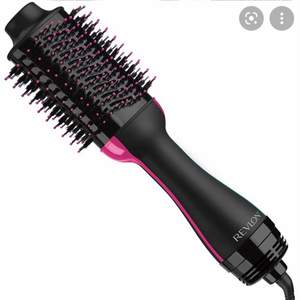 revlon hair dryer brush. En borste som endast är använt någon gång. Enkelt och snabbt sätt att fixa håret. Den torkar och stajlar håret i samma.