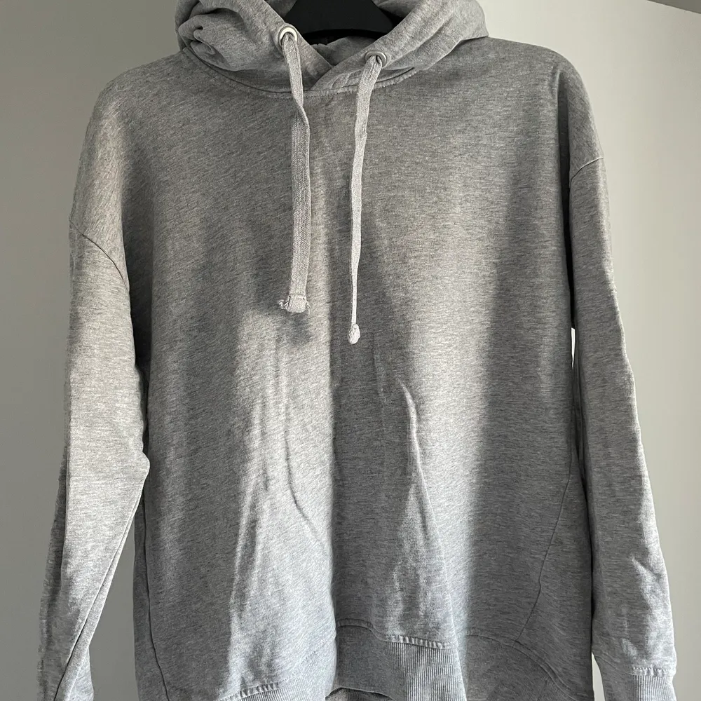 grå hoodie från lager157. strl XL. väldigt lite använd så bra skick! . Hoodies.