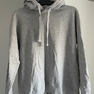 hoodie - grå hoodie från lager157. strl XL. väldigt lite använd så bra skick! 