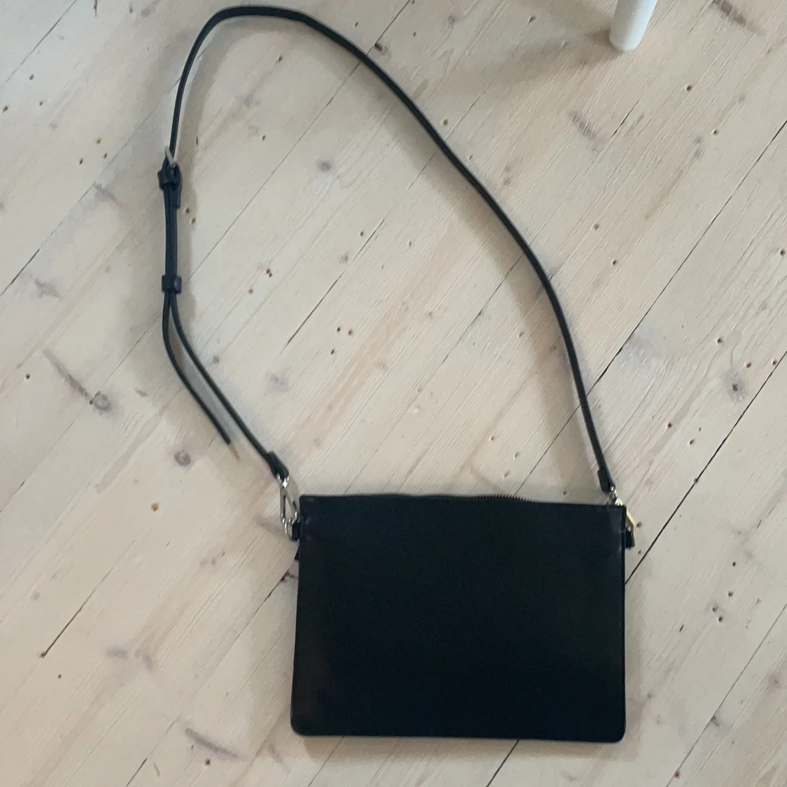 Svart väska Carin Wester