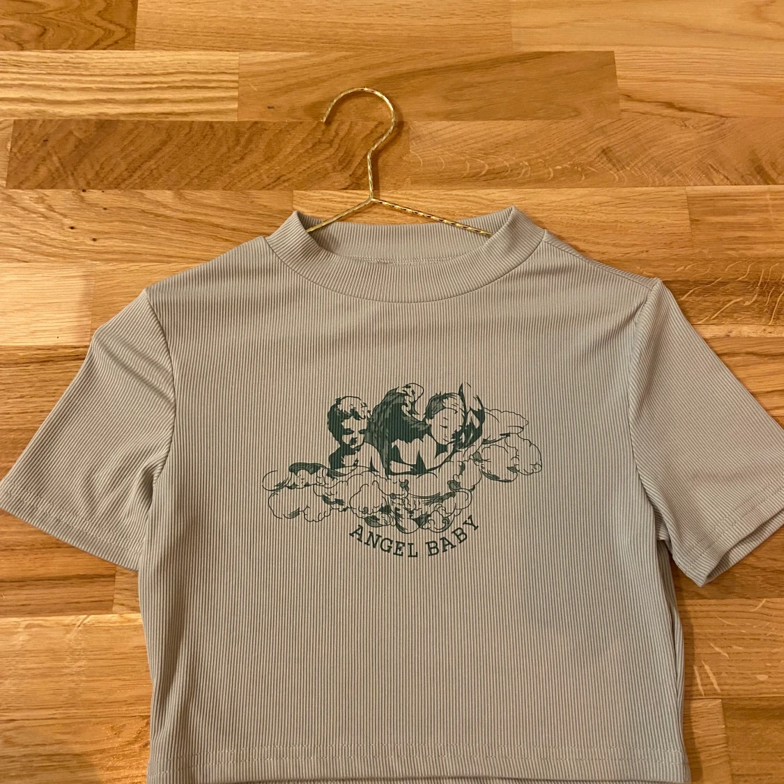 Crop top ”angel baby” 