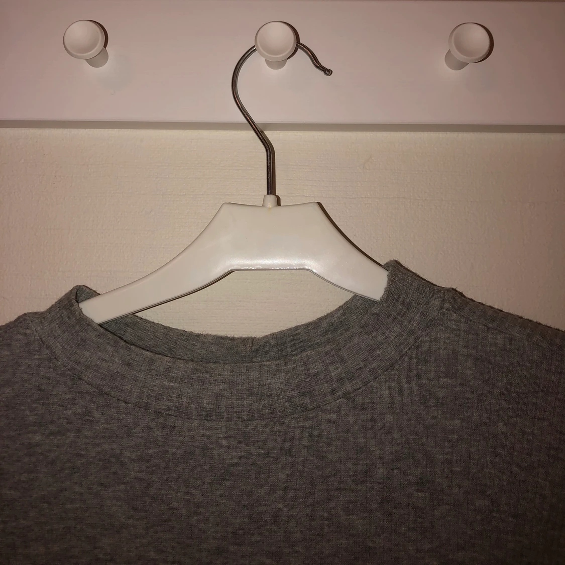 Grå lång stickad klänning - 91