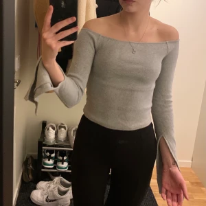 off shoulder topp NAKD - off shoulder topp från NAKD! Använt 2 gånger, mycket bra skick! 