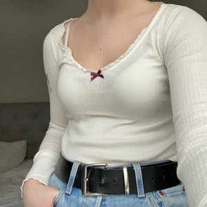 vit odd molly tröja - Äkta vit långärmad Odd Molly tröja. Använd men i bra slick 