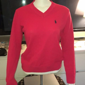 Ralph Lauren  - Knappt använd, är mer rosa i verkligheten! L, men sitter som en S/M, köparen står för frakt!