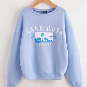 Tröja - Sweatshirt från SHEIN i grymt bra material! Mjukt och känner inget annorlunda med den, bara inte min stil tyvärr. Kan få fler bilder om så önskas! Frakt betalar köpare