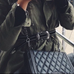 Skärp - Väldigt fint skärp, säljer eftersom det knappt kommit till användning. 💕 