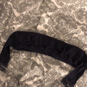 Bikini - Blå offshoulder bikini från H&M. Använd fåtal gånger.💖