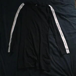 Klänning bra skick                           60kr inklusive frakt 30kr - Aldrig använt , strl 158/164