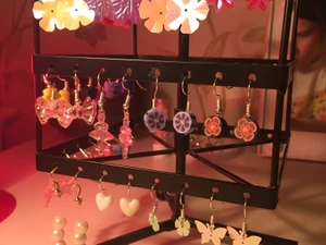 Örhängen  - Söta örhängen! Säljer styckvis men man kan få fler för ett billigare pris om man är intresserad av flera! Fri frakt💙