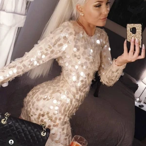 Paljettklänning fest - Bli festens mittpunkt i denna ;)