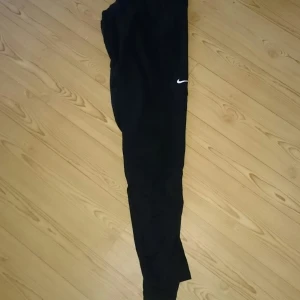 Nike tights  - Aldrig använda, storlek small 