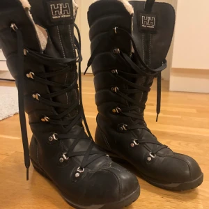 Helly hansen Damskor str.37 - Advänd bara 2 gånger .