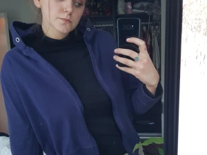 Kofta - Sör lila zipup från stadsmissionen!