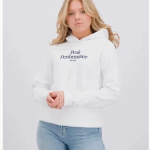 Peak performance Hoodie - Säljer för 300kr, ny skick! Har du frågor, skriv privat till mig för svar!❤️