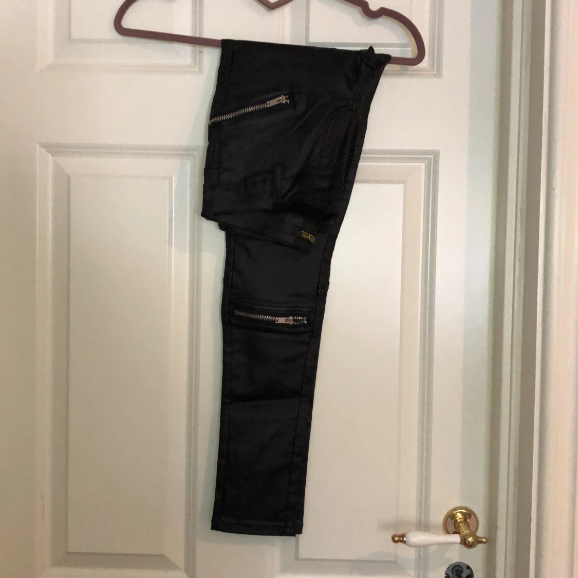 Svarta byxor