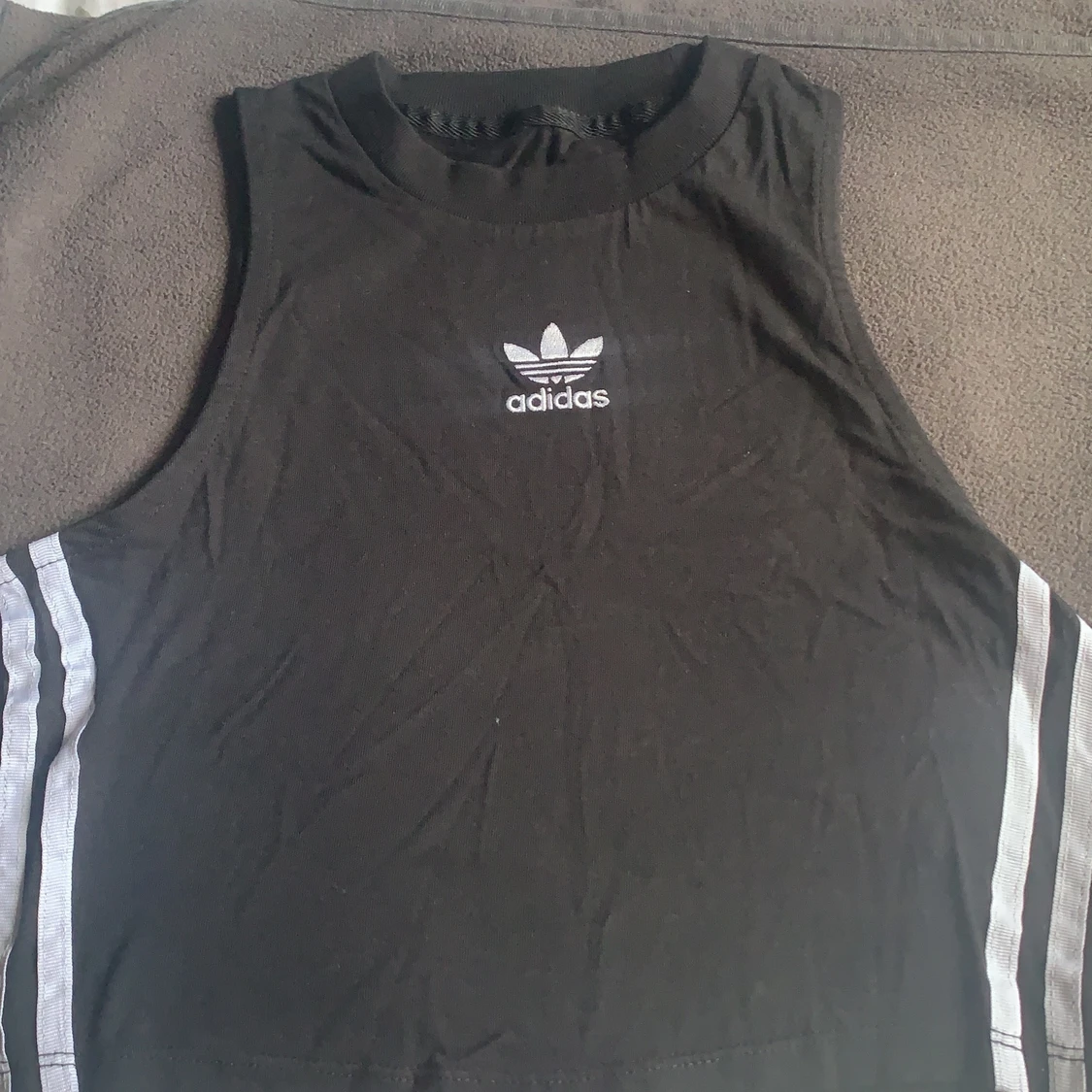 Adidas sport top