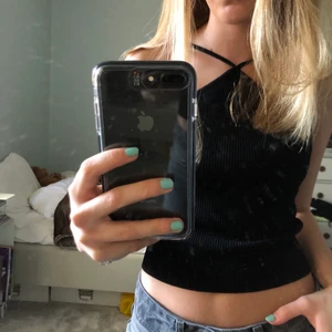 Zara topp - Skit snygg zara topp i strlk S. Säljer pga att jag bara använt den en gång. Nypris 200. Möts både upp i Stockholm och fraktar🙌🏽💗