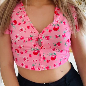 Sommartopp  - Sjukt fin sommartopp i storlek s. Väldigt skön men lite liten på mig.