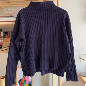 Polotröja - Köpt second hand. Sitter som en S. Frakt tillkommer! 