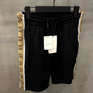 Gucci shorts  - Gucci shorts med bästa kvalitén som ni kan se på bilderna ! Perfekt nu till sommaren, finns i alla storlekar